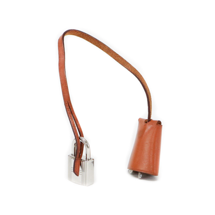 【新品】エルメス HERMES カデナ クロシェット キー2個 鍵 2本 正規品 楽天市場】エルメス HERMES クロシェット カデナ キー×2 セット