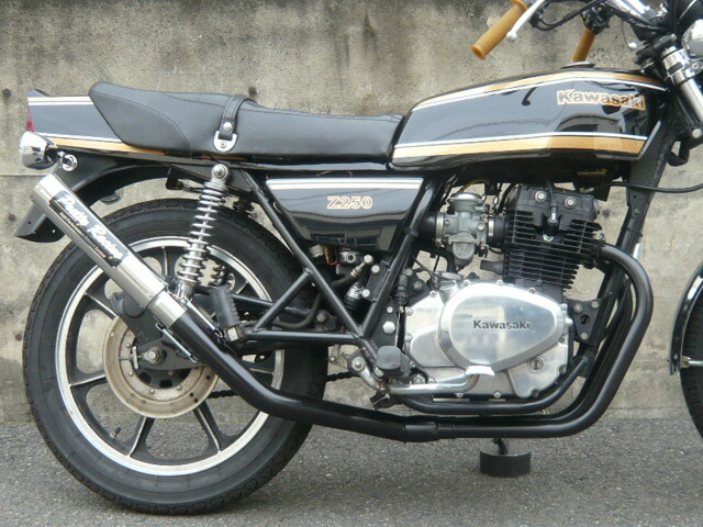 KAWASAKI Z250FT 【極】 UPタイプ 42.7π マフラー タイプ2 黒