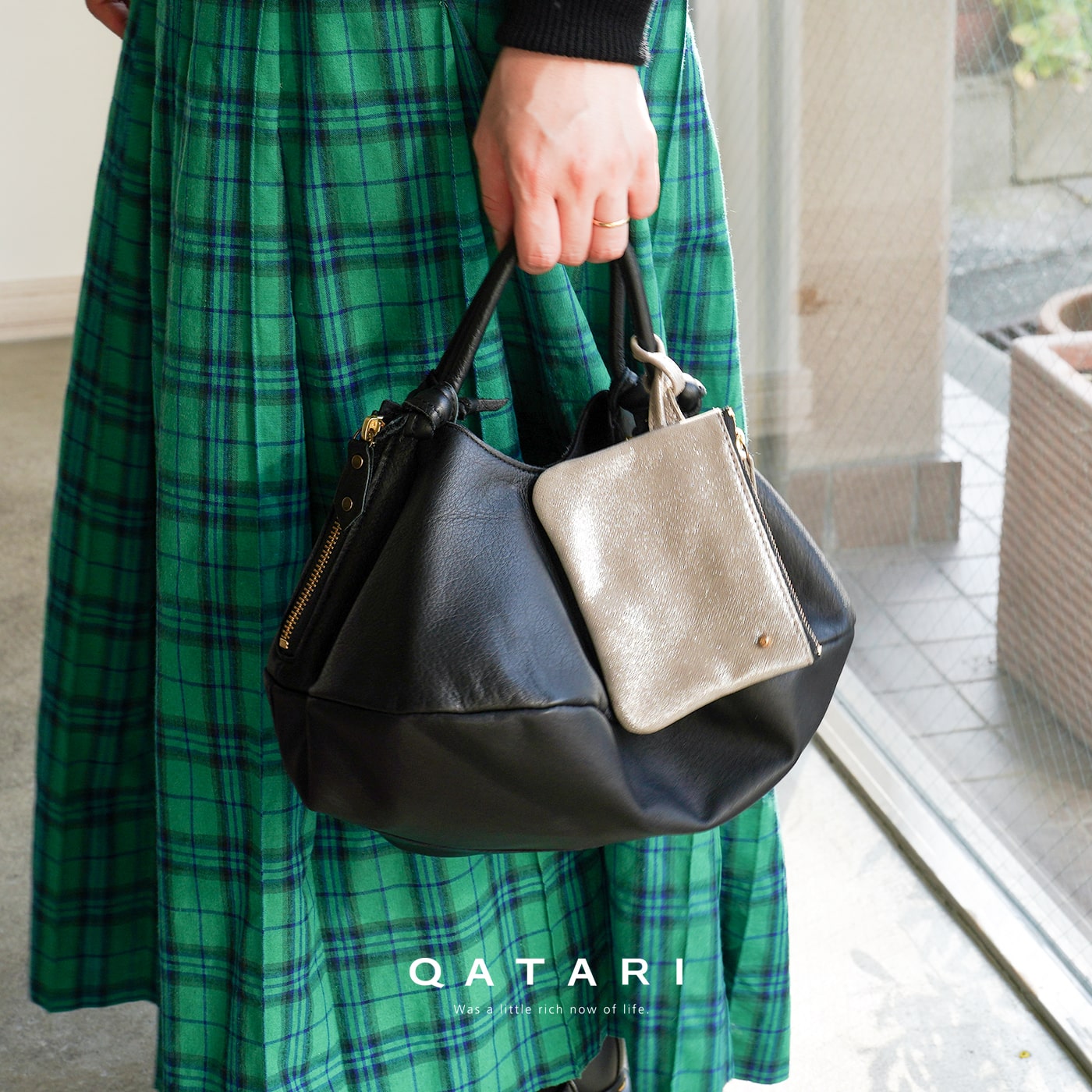 ポンタタ・エンバン 御徒面子 トートバッグ S大きさ 黒いこと 鞄 黒 POMTATA ENVAN TOTE(S) BLACK121-3692