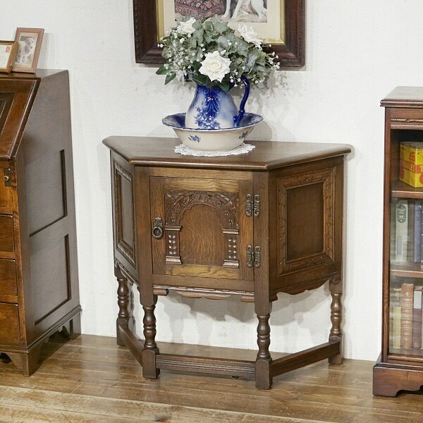 英国イギリスアンティーク家具 OLD CHARM オールドチャーム カップボード サイドボード オーク材 B452｜Ｑ&rsquo;Ｓ　ＡＮＴＩＱＵＥＳ