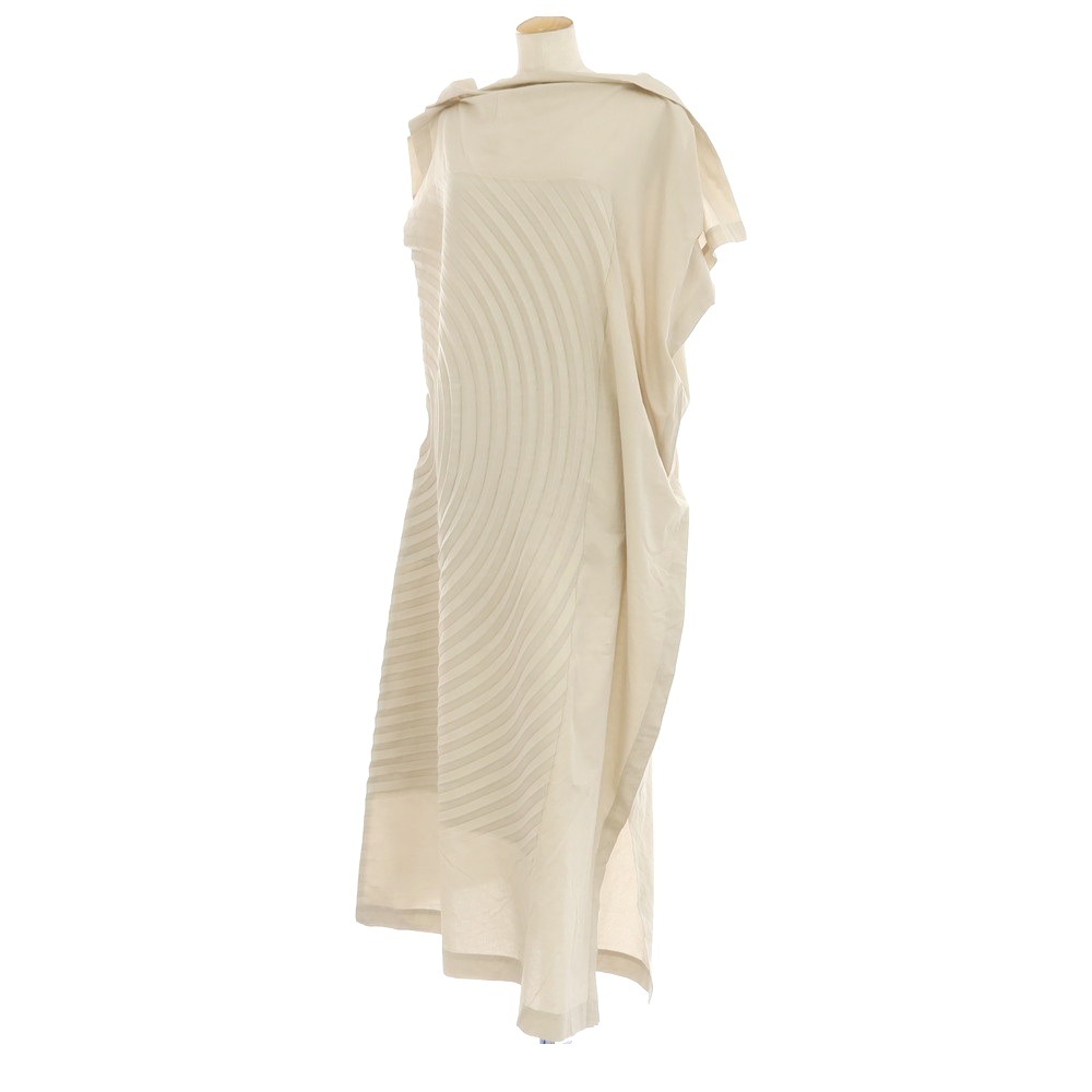 【中古】イッセイミヤケ ISSEY MIYAKE 2025年春夏 プリーツ ロング ワンピース ベージュ【サイズ表記なし（L位）】【BEI】【S/S】【状態ランクA】【レディース】【749374】[CPD] 30,388円
