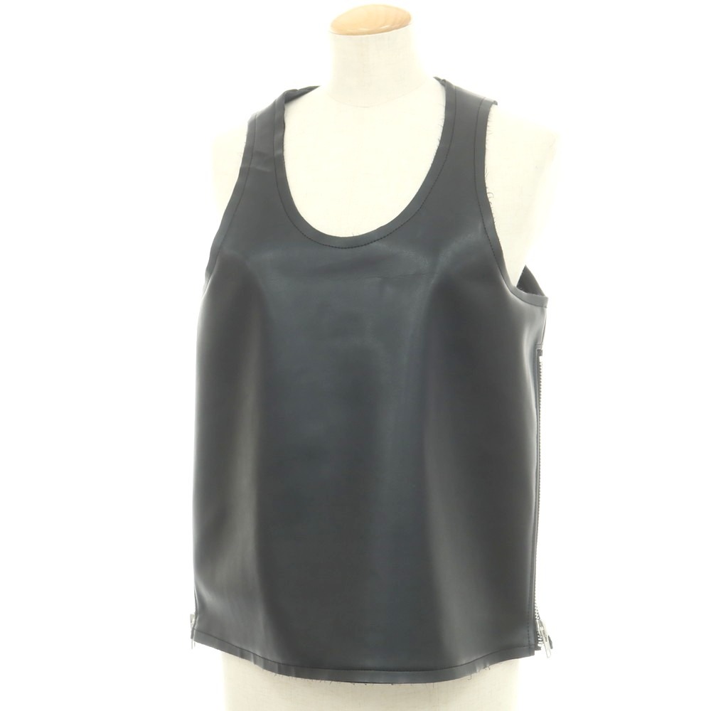 【SALE10%OFF/返品不可】【中古】コムデギャルソン COMME des GARCONS 2024年秋冬 合成皮革 Uネック ノースリーブ カットソー ブラック【サイズXS】【S/S/A/W】【状態ランクA】【レディース】[CPD]｜リタリオリブロ