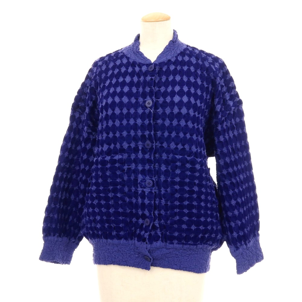 【中古】ミー イッセイミヤケ me ISSEY MIYAKE 2026年春夏 金剛石柄 フロッキープリント ジレー ライトネイビーxスマルトブルー【大きさ書きあらわすなし（M位）】【S/S】【物質の状態序列付けるA】【レディース】[APD]