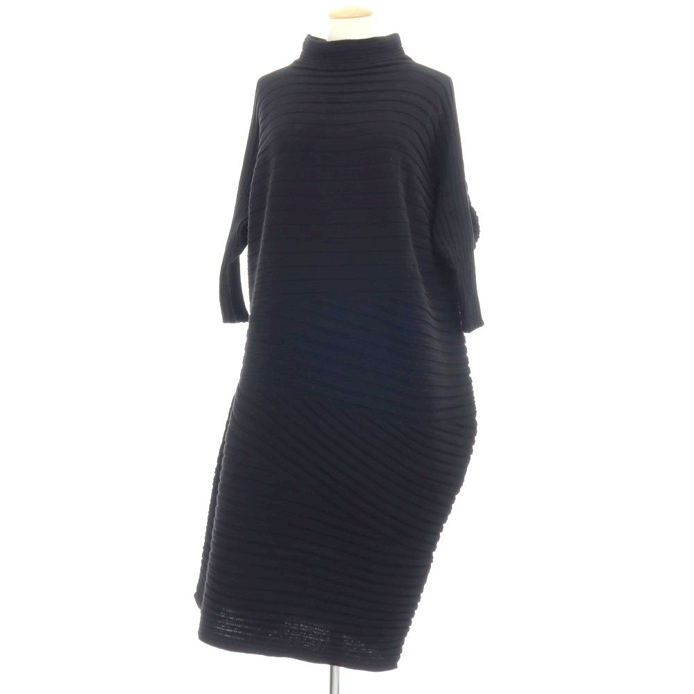 【中古】イッセイミヤケ ISSEY MIYAKE 2025年秋冬 ウール系 ハイネック 七分袖 ニットワンピース ブラック【サイズ表記なし(L位)】【A/W】【状態ランクA】【レディース】