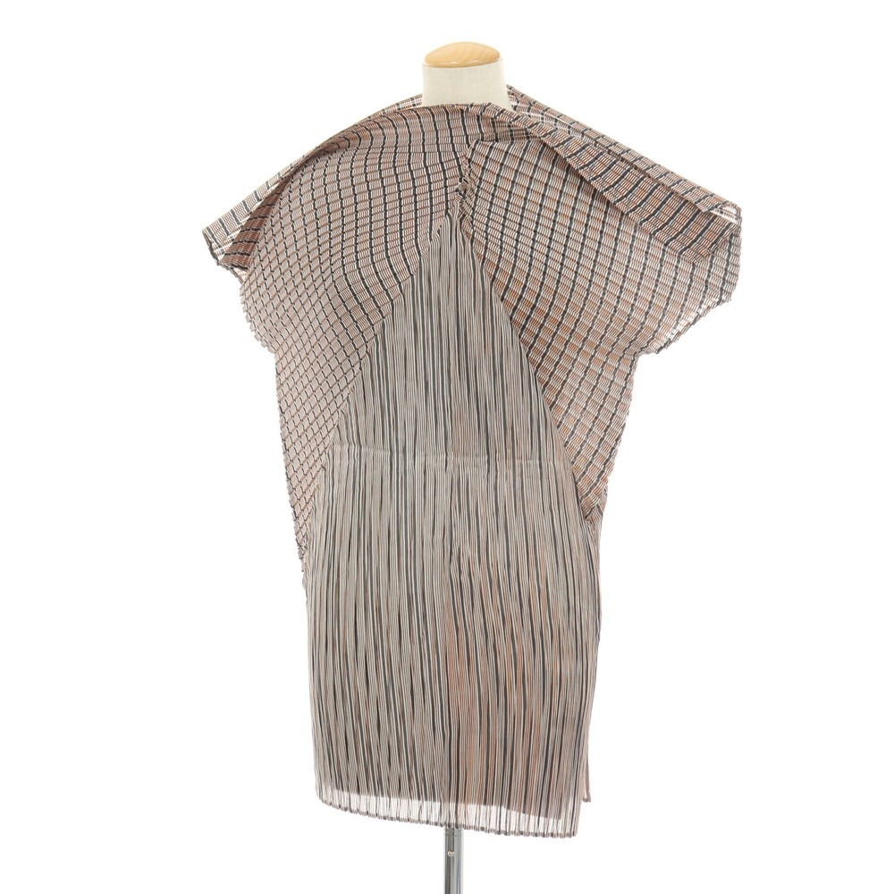 【中古】イッセイミヤケ ISSEY MIYAKE 2025年秋冬 縞模様 筋目産業 カットソー 赤銅色x黒いこと系【大きさ書きあらわすなし（L位）】【S/S】【物質の状態価値づけるA】【レディース】