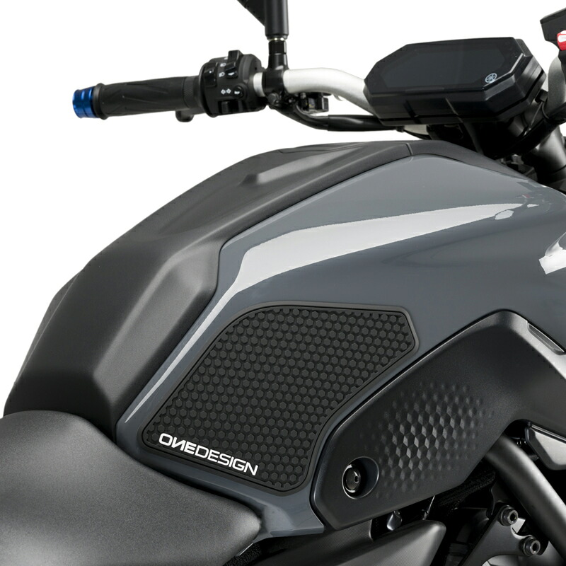 Puig 20739N SIDE TANK PADS [BLACK] YAMAHA MT-07 (21-23) プーチ サイドタンクパッド｜RAMBUTAN