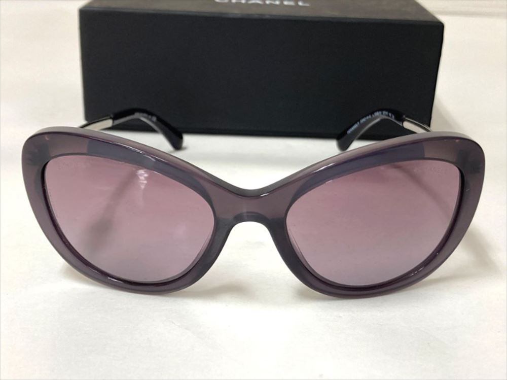 美品 CHANEL シャネルサングラス レディース パープル系 レディース ケース付き ブランド UVカット おしゃれ バカンス 紫外線対策 中古 27,335円