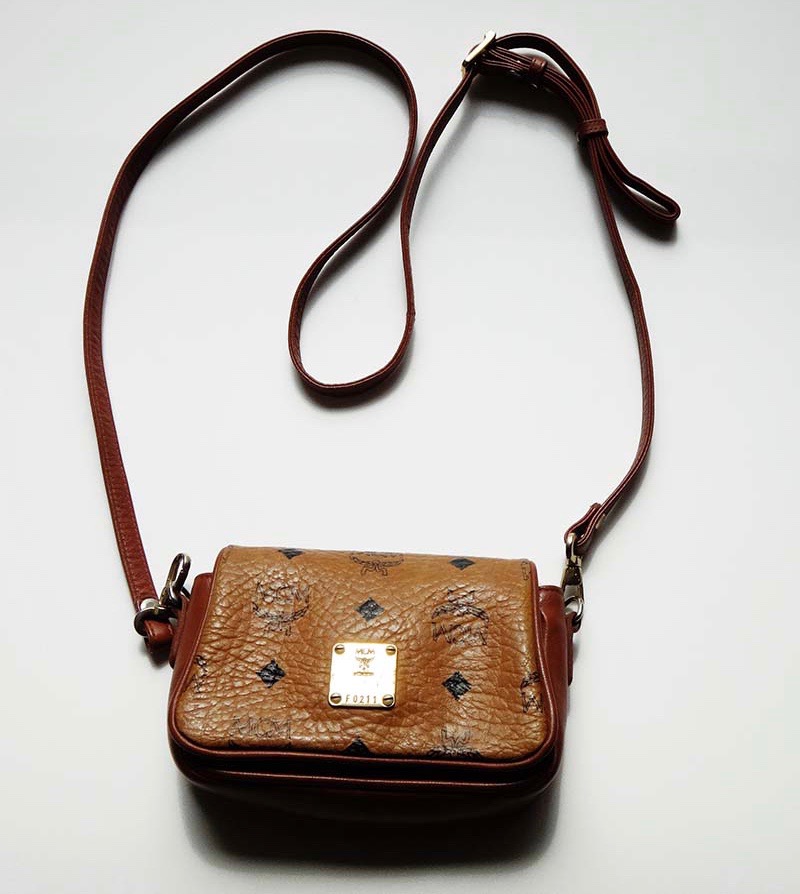 【お値打ち価格】MCM ブラウンレザーハンドバッグ（ショルダー紐のみ新品不使用） 10422090-01.jpg