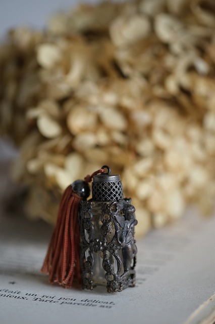 楽天市場】香水 ケース 携帯 小分けボトル ギフト ガラス アンティーク