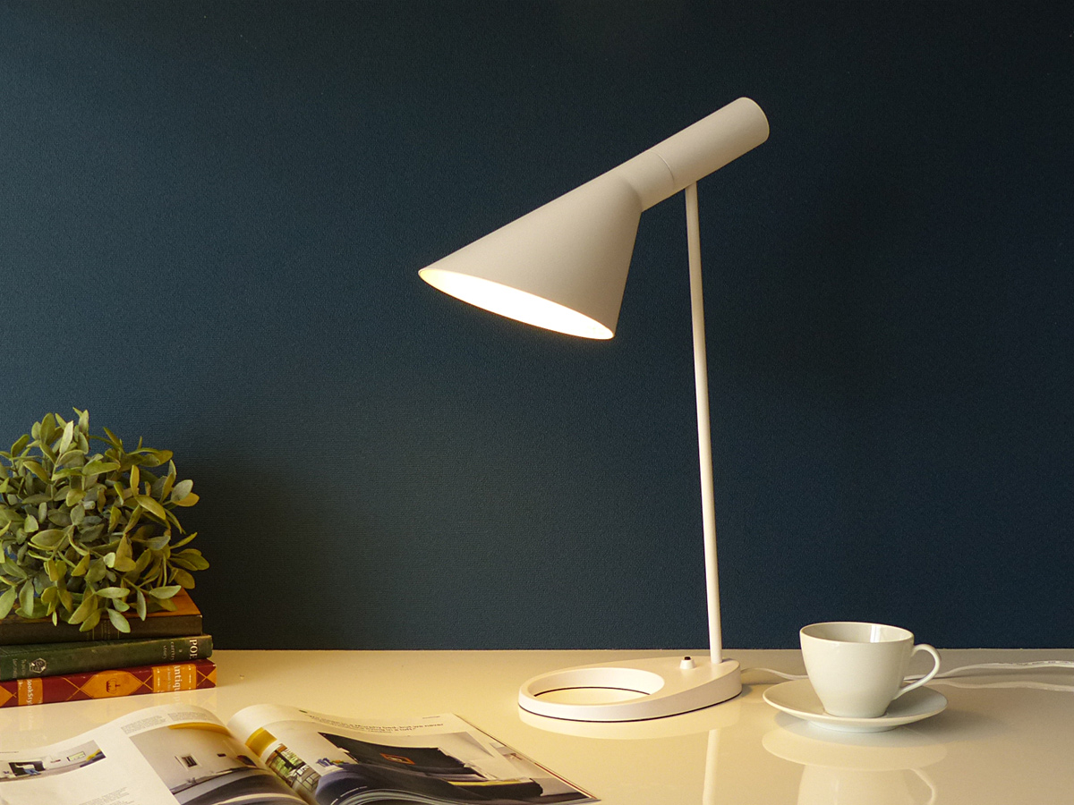 【楽天市場】アルネ・ヤコブセン AJ テーブルライト ホワイト LED電球付 デザイナーズ Arne Jacobsen 北欧デザイン 書斎
