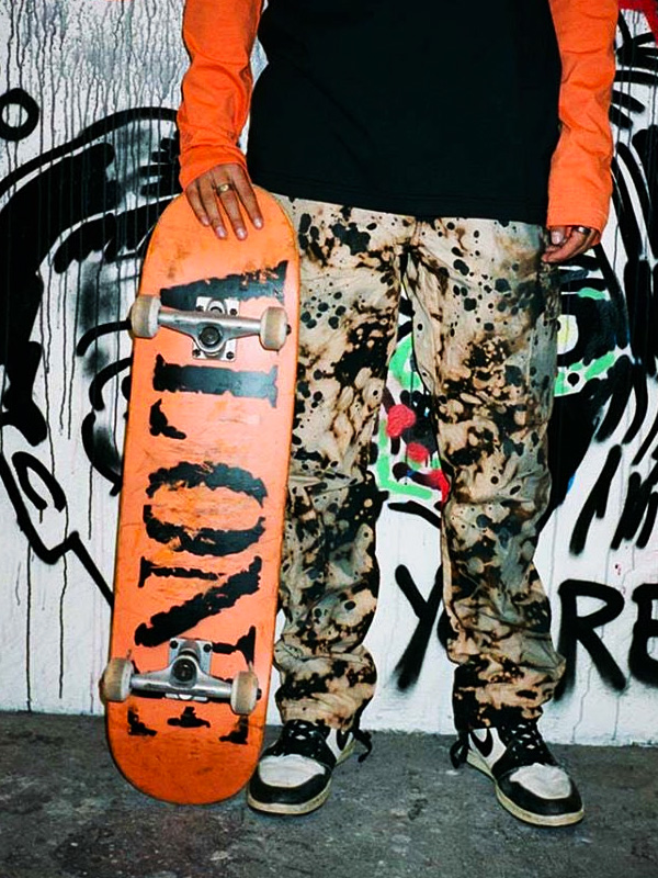 楽天市場 Vlone ヴィーローン ヴィーロン スケボー デッキ おしゃれ かっこいい ブランド ストリート La Pop Up Skate Deck ポップアップ ロゴ スケートボード 板 インテリア オシャレ ファッション アイテム オレンジ ブラック Vskd03 03 クリスマス ギフト プレゼント