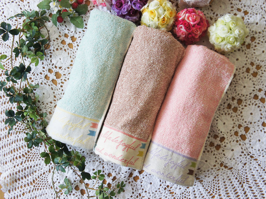 楽天市場 お得3色セット ふっわふわ可愛いお洒落バスタオル 英字デザイン ブルー ピンク ベージュ Romixey