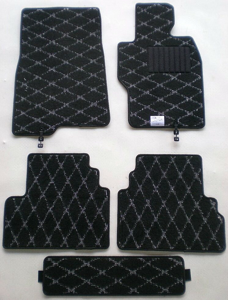 日産 スカイライン ｖ３６系 日本製 ４色 カーマット 国産 カーマット フロアマット 送料無料 店長おすすめ フロアマット 車 カー用品 ダイヤ柄 頭文字d セミオーダーメイド 汚れ防止 マット 新品 対応 専用 パーツ ドリフト カバー 保護 カーマット フロアマット専門