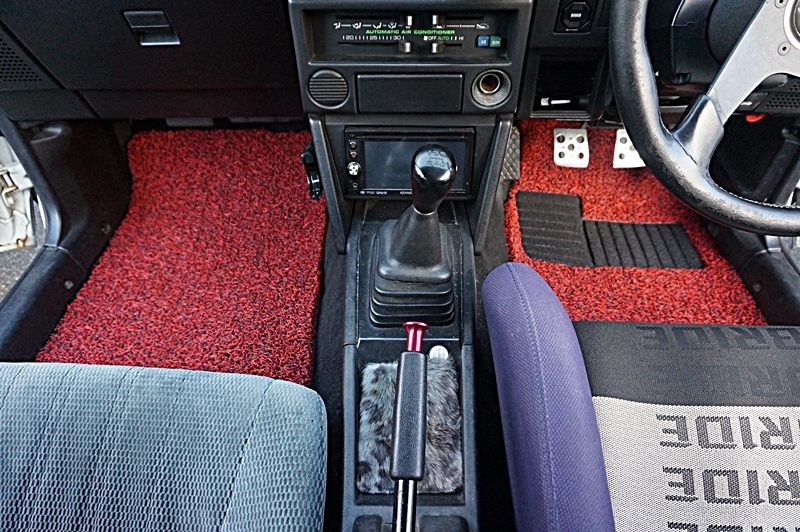 楽天市場 店長おすすめ フロアマット カローラ レビン トレノ フロントマット2枚 Ae86 Ae85 カーマット トヨタ 4a G コイルマット 4色 ゴム臭くない セミオーダーメイド 車 汚れ防止 カー用品 マット 新品 対応 専用 頭文字d ドリフト 送料無料 カーマット フロアマット