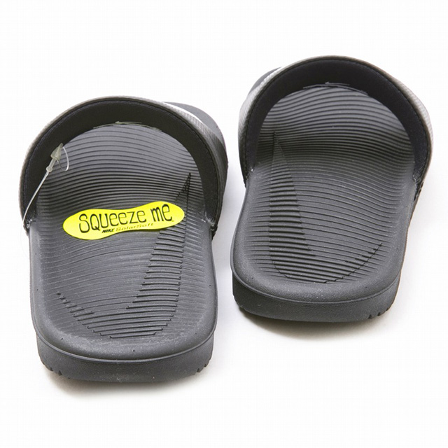 nike squeeze me slippers