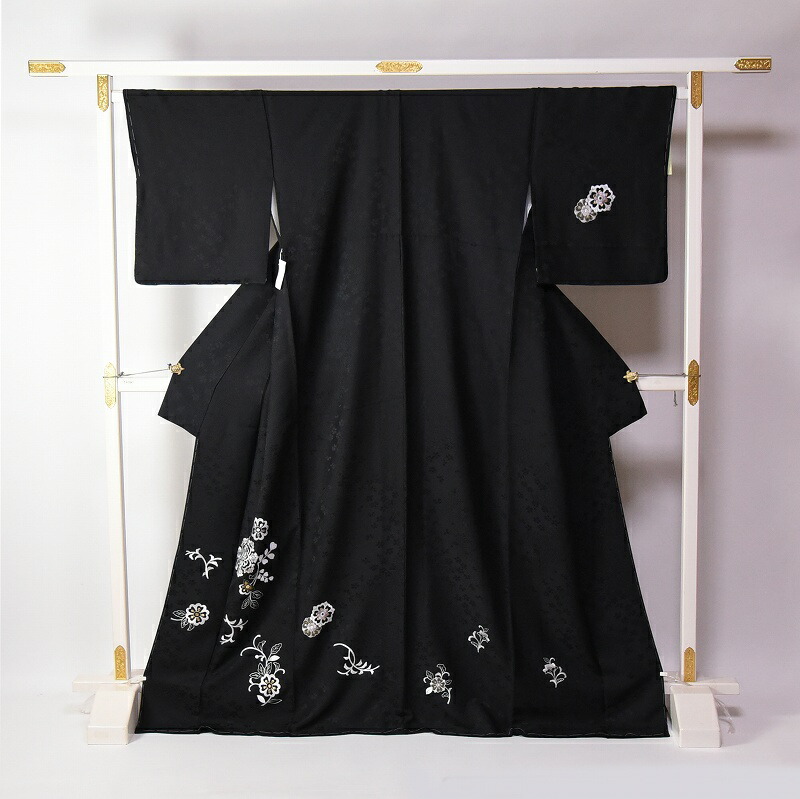刺・墸 短い訪問着 お仕立てもの済み 華文 桜ブリザードの地紋 黒いこと 身の丈１６３ｃｍ／裄６８ｃｍ 御召しもの 正絹100％ 新品未当て嵌める品 貨物輸送込み