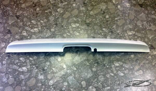 ハイエース ナロー リアウイング 楽天市場】リアウイング ホワイト058 ナロー専用 ハイエース 200系 1型