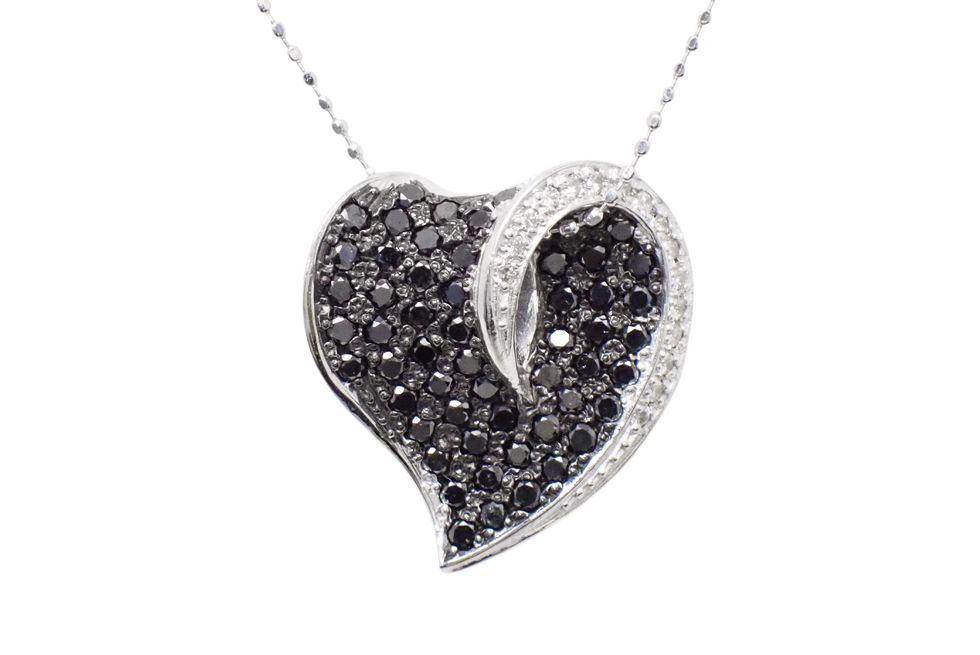 K18WG メレダイヤ・ブラックメレダイヤ1.00ct ハートデザイン ペンダント ネックレス 【新宿店】【中古】|質 セキネ