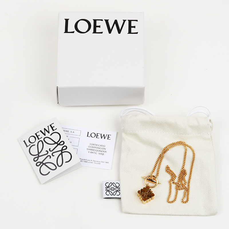 ロエベ （LOEWE） アナグラム キューブ チェーン ネックレス ゴールド-