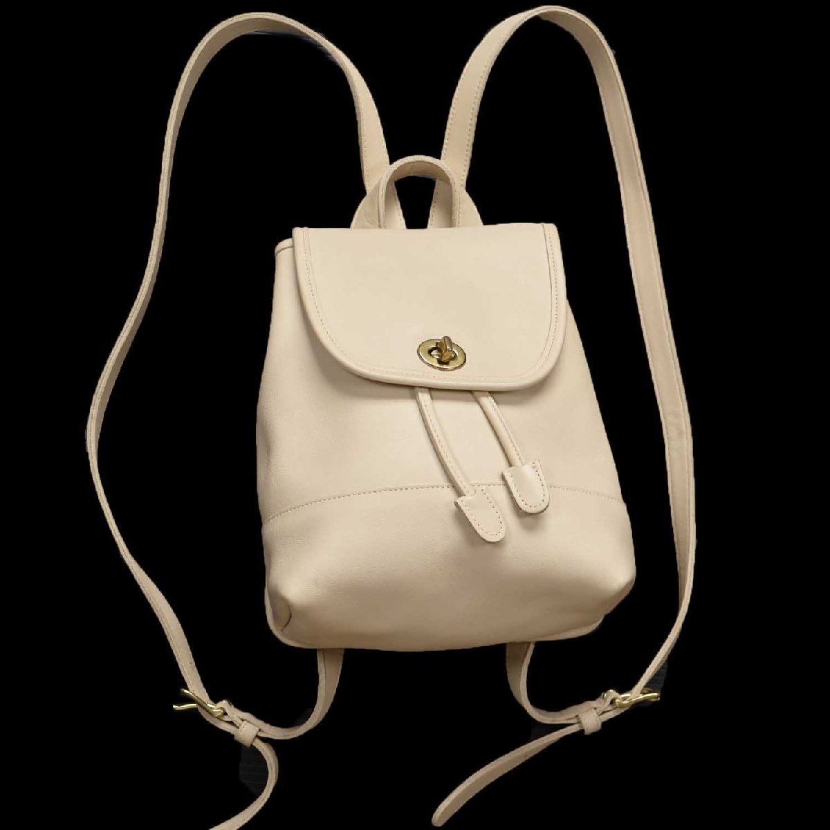 \u003cBR\u003eUSA製 COACH 年寄りの コーチ職 なめし革 背嚢 象牙色★9960 【中古】