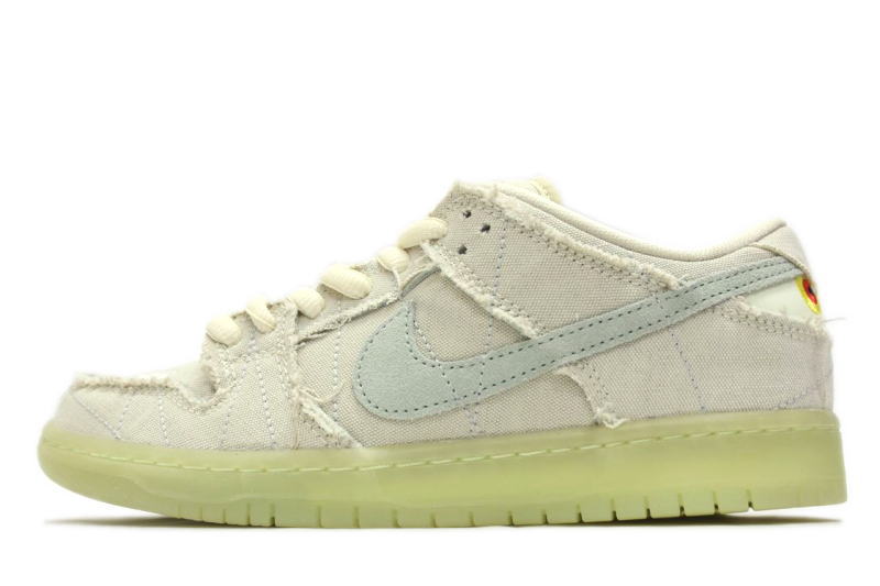 WEB限定デザイン 送料無料【NIKE SB DUNK LOW PRO PRM \