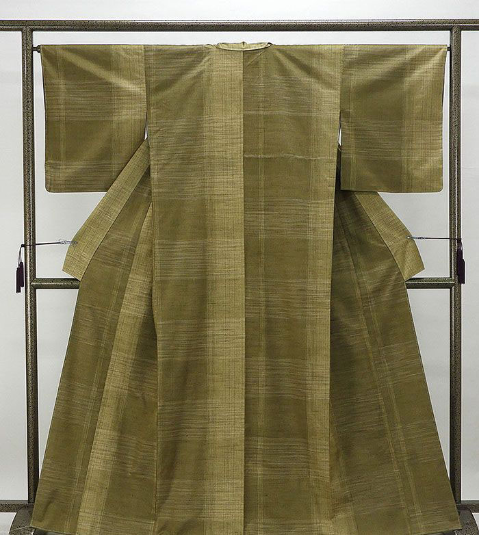 楽天市場】紬 新品仕立済 正絹 彩香 変わり縞模様 紬 身丈165cm 裄丈68cm 新品 仕立て上がり 着物 d1004 : きもの翔鶴