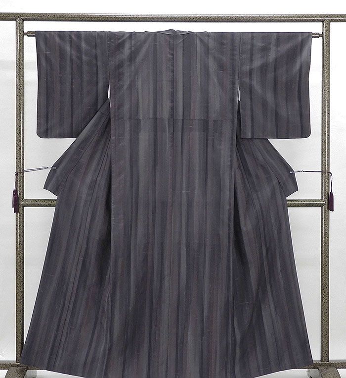 ＼30％OFFクーポン配布中／紬 美品 正絹 染色作家 斉藤三才作 身丈159.5cm 裄丈62.5cm リサイクル 着物 カジュアル d4018｜きもの翔鶴
