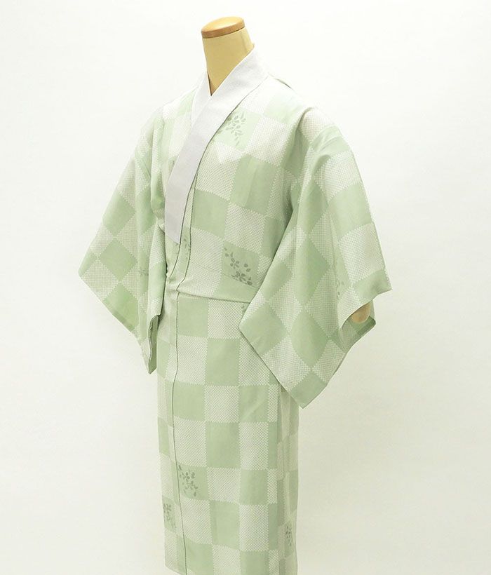 【限定価格！】新品未使用 　正絹　❀花蝶柄❀　長襦袢 新品未使用 美品 仕立て 蝶柄 長襦袢 天然藍染 無形文化財