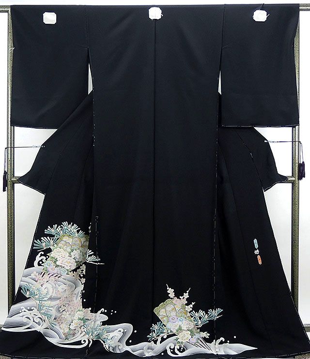 加賀友禅 魚津誠 黒留袖 落款入 仮絵羽 未仕立て品 「艶陽」正絹 八掛付き 加賀友禅 魚津誠 黒留袖 落款入 仮絵羽 未仕立て品 「艶陽」正絹 八掛