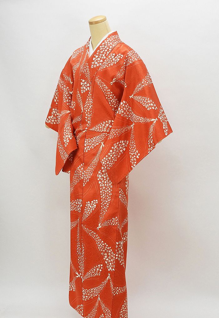 美品未着用 辻村寿三郎落款 絽縮緬 夏着物 正絹“優しい涼味と萩”小紋 K-47 辻村寿三郎落款 正絹 着物“いつの間にか変化する流線”羽織 J-59