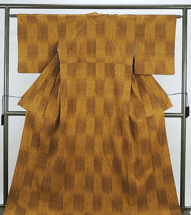 ＼ポイント10倍／紬 正絹 格子幾何模様 紬 美品 リサイクル 着物｜きもの翔鶴 7,800円