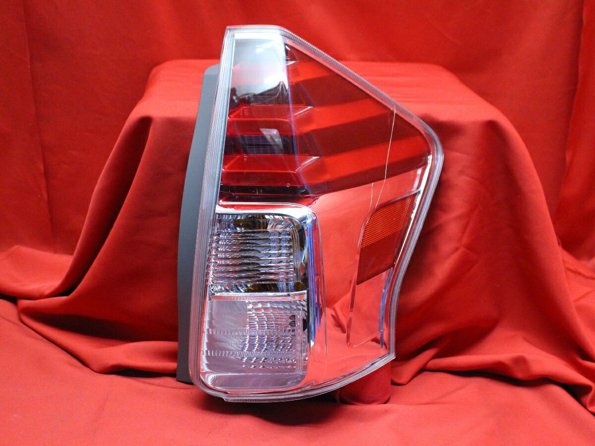 楽天市場】互換品トヨタ プリウス α/V テールランプ 81561-47272 81551