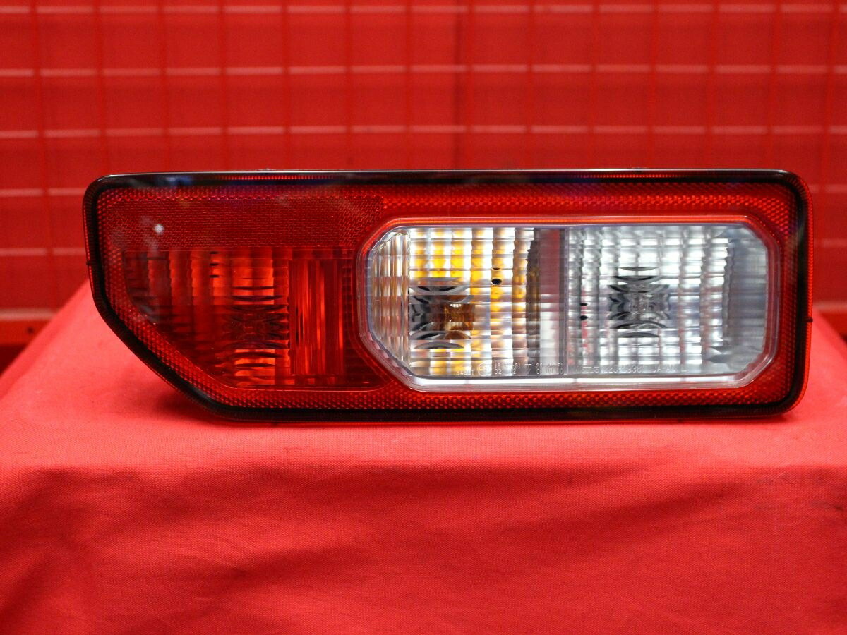 最終値下★良品・新車外し★ジムニー純正テールランプ★スモーク加工★送料込み★ 最終値下☆良品・新車外し☆ジムニー純正テールランプ☆スモーク