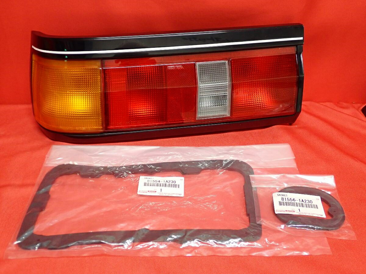 トヨタ カローラレビン AE86 後期 3ドア テールランプ 左