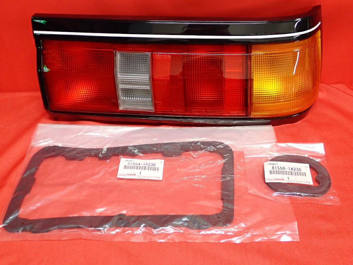 トヨタ カローラレビン AE86 後期 3ドア テールランプ 右