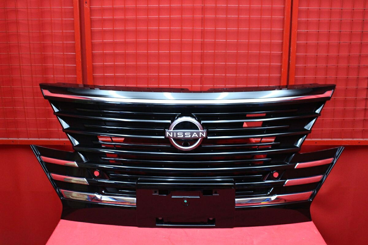 ニッサン セレナ ハイウェイスター C28 純正フロントグリル
