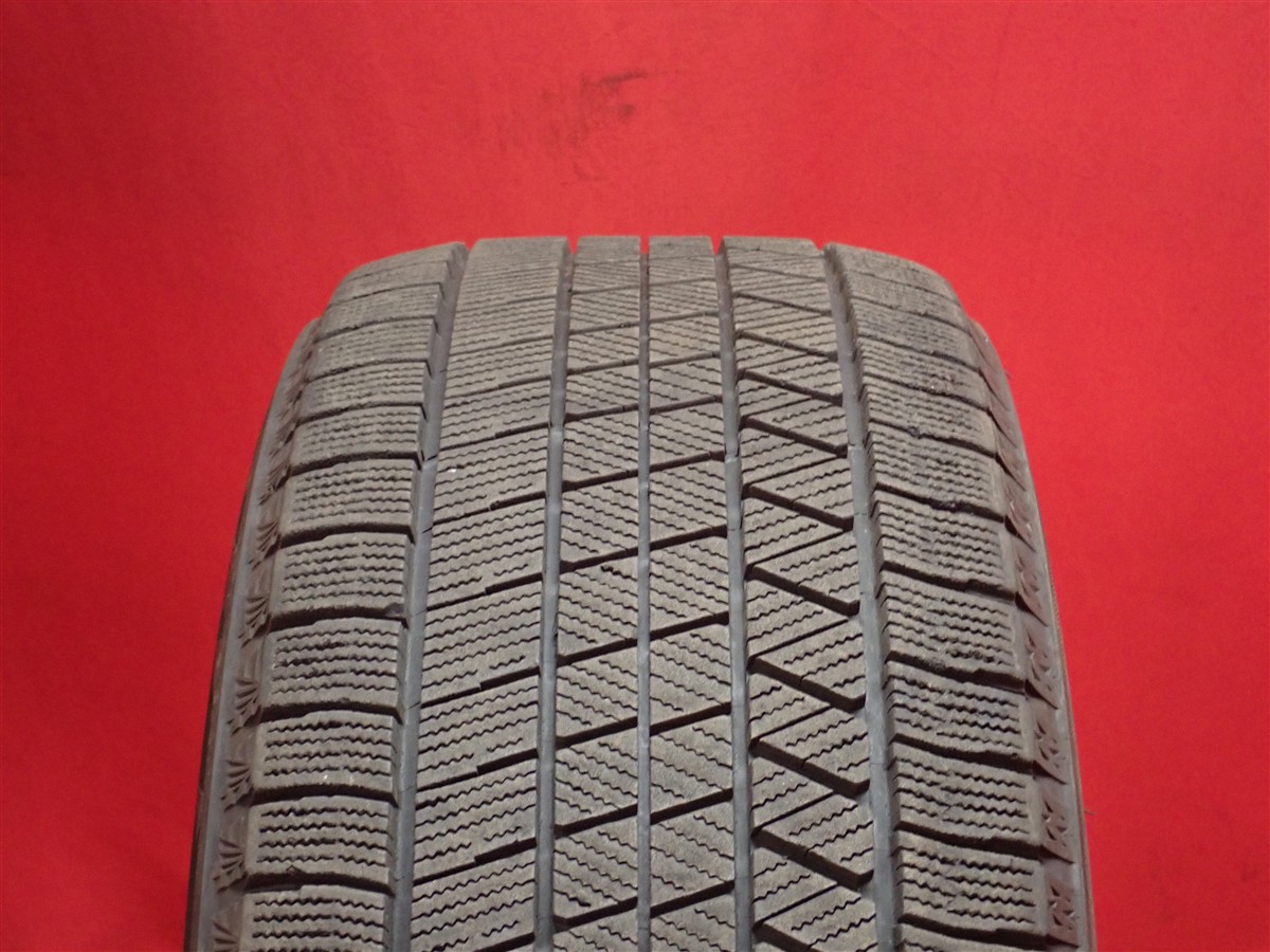 ブリヂストン ブリザック VRX3 BRIDGESTONE BLIZZAK VRX3 235/50R18 97Q 7シリーズ A ATTO3 CTS CTSスポーツワゴン GLAクラス LS460 LS460L LS600h LS600h L Q3 STS V60 クロスカントリー X3 XC70 XJ XJ6 XJ8 XJR XLR アルファード ギブリ クーガ ティグアン デイムラー マ｜中古タイヤ・ホイールの太平タイヤ