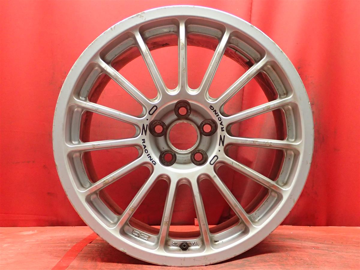 O-Z スーパーツーリズモ エボリューション 8Jx17 +35 5/100 シルバー(銀色)系 14,586円