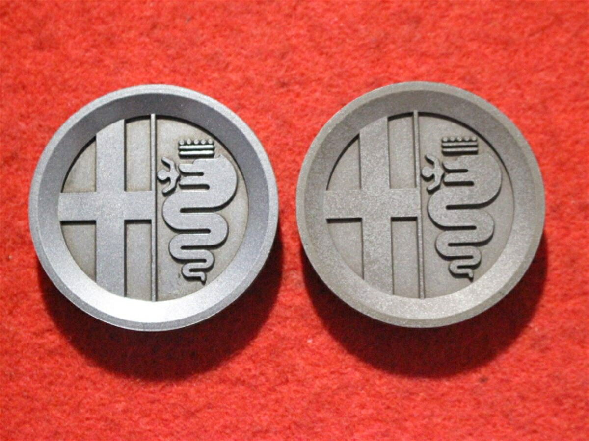 Alfa Romeo 純正品 オイルフィラーキャップ　元箱付 純正品 オイルフィラーキャップ (旧仕様ロゴ入り) ALFA ROMEO 4気筒16V