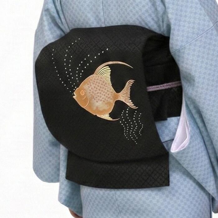 名古屋帯 正絹 黒 魚 熱帯魚 さかな ブラック 京玉響 西陣織 仕立付き