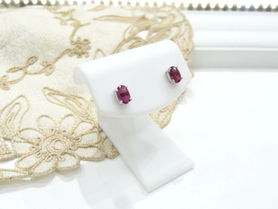 Ptプラチナ　ルビーピアス　0.46ct、0.384ct　スタッドピアス　ジュエリー　G3246　 送料無料