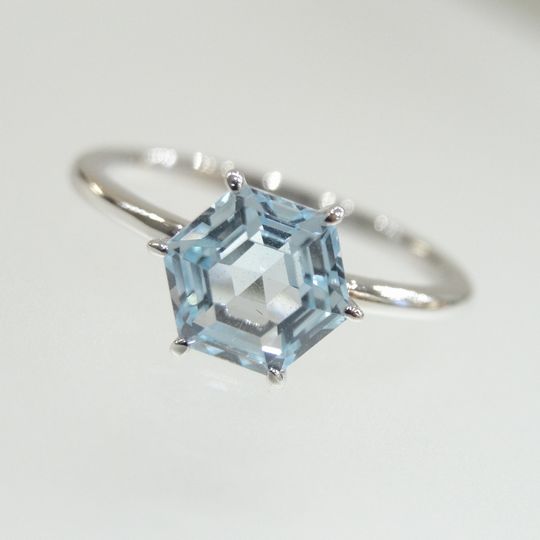 ⭕️最終価格⭕️pt900 ブルートパーズ　ダイヤモンドリング 13号 ⭕️最終価格⭕️pt900 ブルートパーズ ダイヤモンドリング 13号