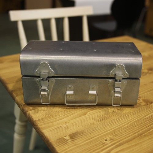 楽天市場 ブリキ ケース S Mセット Ienowa トランク収納box ブリキ収納box ブリキトランク アンティークトランク ブリキボックス アンティーク調 レトロ ヴィンテージ アンティーク雑貨 レトロ雑貨 インテリア小物入れ 通販のtk Style Shop