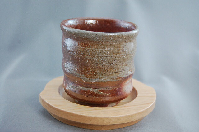 薪窯 焼締 湯のみ 　文部大臣奨励賞受賞作家 荒川明作 こだわりのギフト 還暦祝い などの贈り物に最適 無料ラッピング　　byu-60