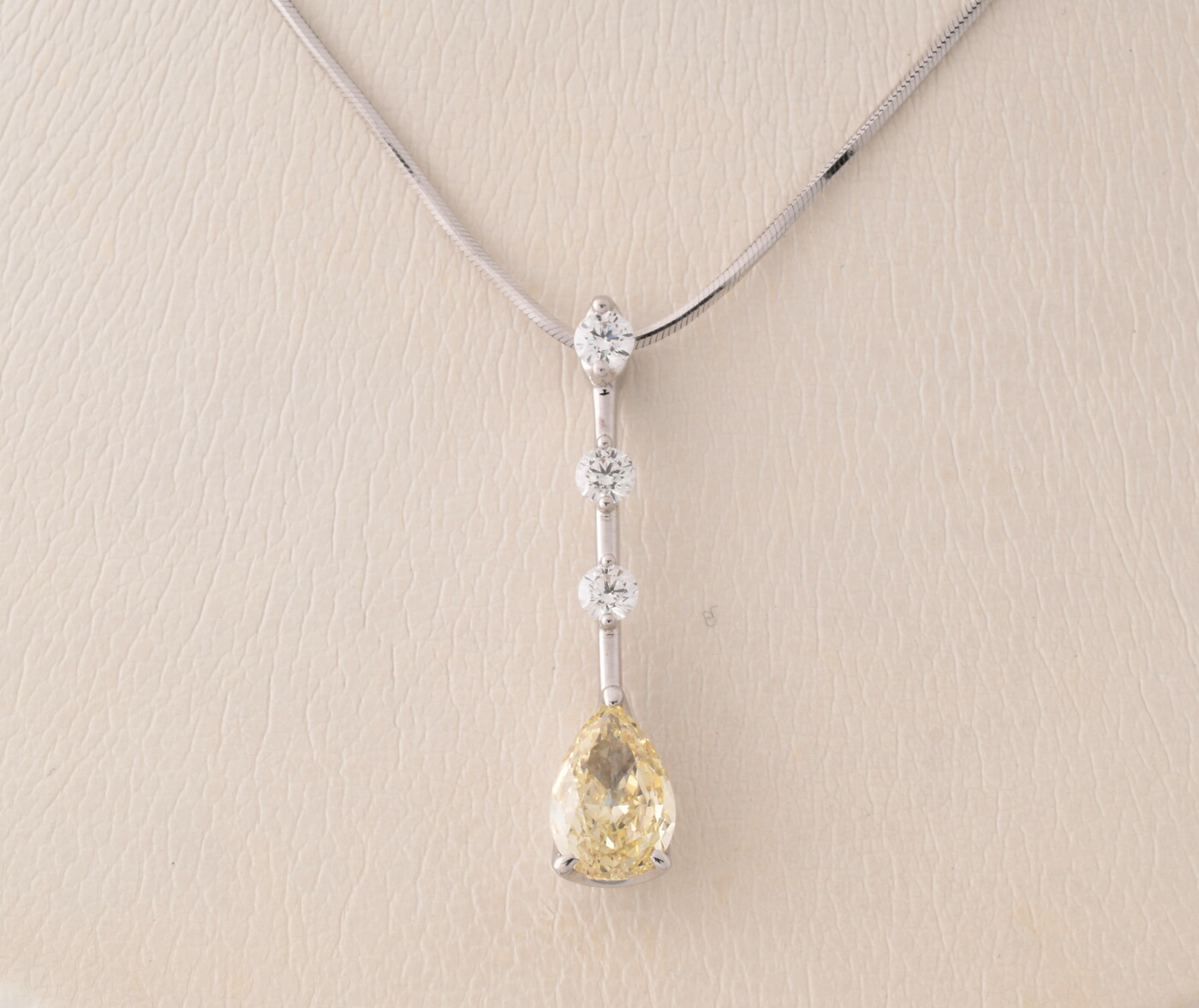 K18WGダイヤモンドネックレス　1.193ct / 0.31ct 　 45cm【中古】｜質SHOP冨田
