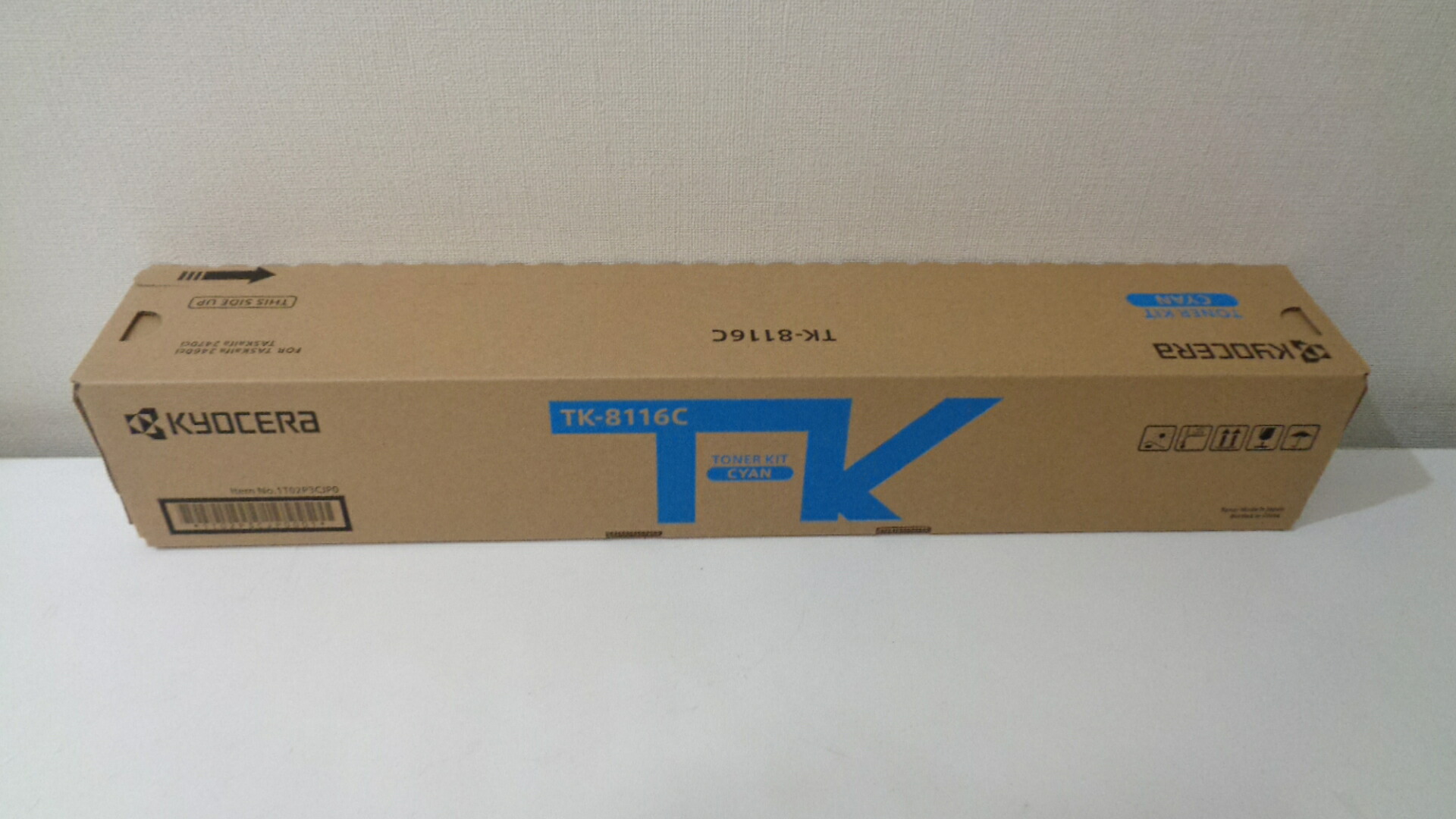 京セラ TK-8116Cシアン 純正品 　　外箱未開封少し痛みあり　在庫あり即納　tk8116C