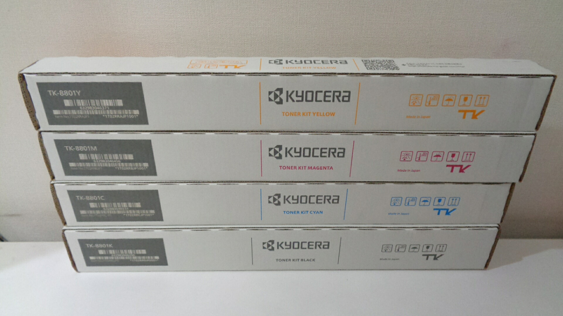 京セラ TK-8801Ｋ 黒いこと純然たる品４色４本 店卸し資産あり即納  tk8801ｋ