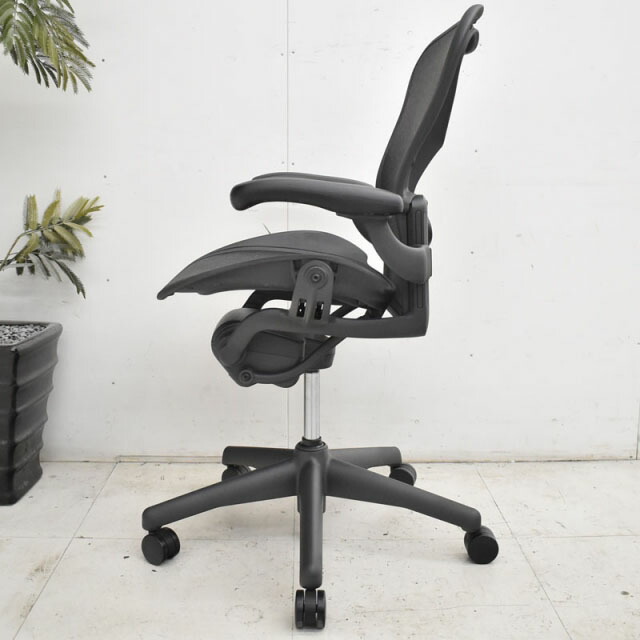 ハーマンミラーアーロンチェアBサイズスタンダードランバーサポート新型肘パット2017年製2022062904【中古オフィス家具】【中古】