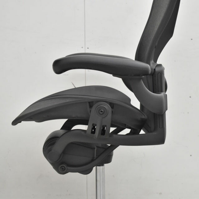ハーマンミラーアーロンチェアBサイズスタンダードランバーサポート新型肘パット2017年製2022062904【中古オフィス家具】【中古】