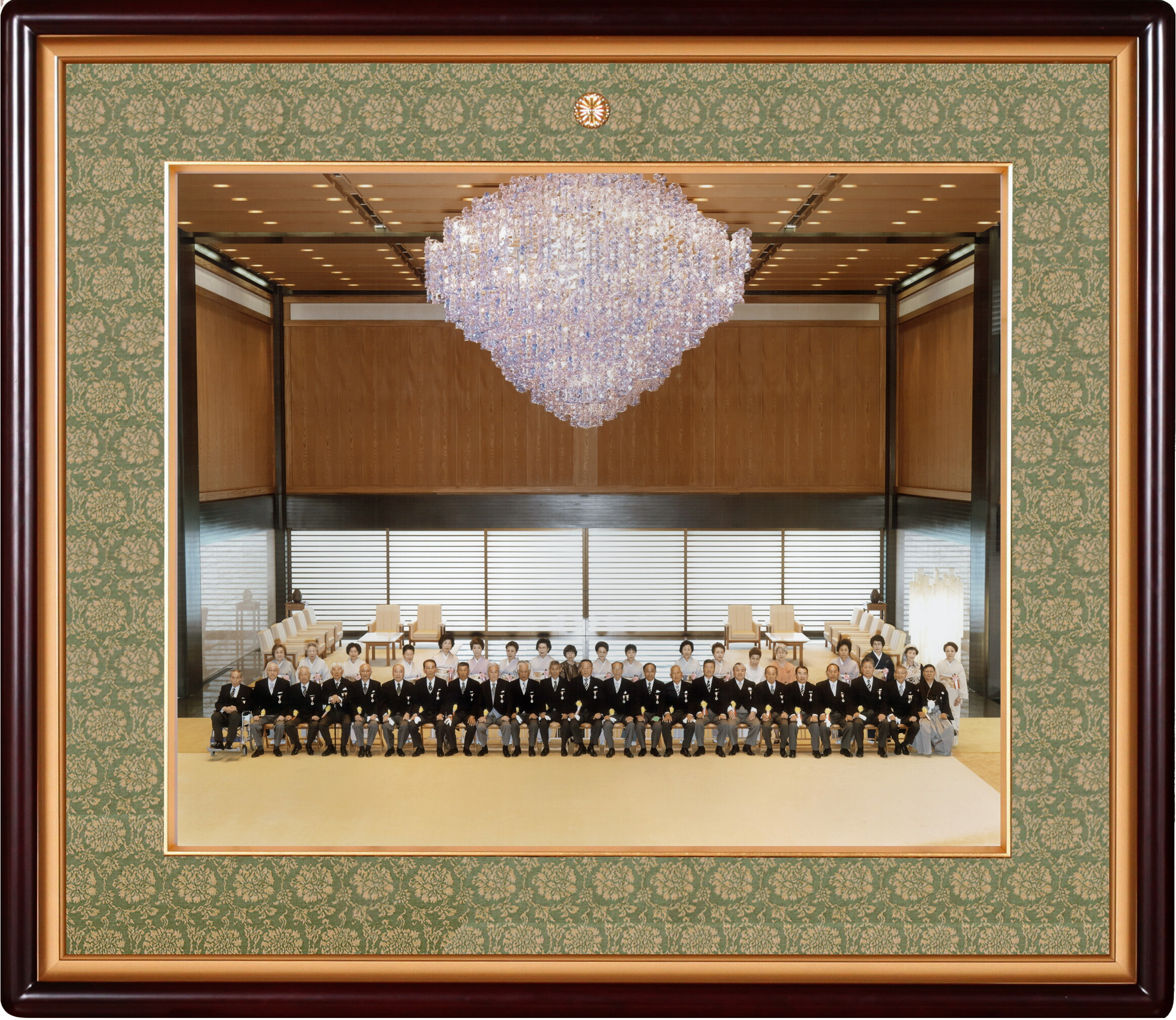 【大型・美品】勲三等瑞宝章 勲記 額縁のみ 木製枠 勲章額 叙勲額 大型・美品】勲三等瑞宝章 勲記 額縁のみ 木製枠 勲章額 叙勲額